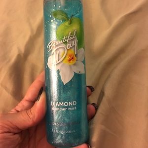 Bath and body shimmer mist